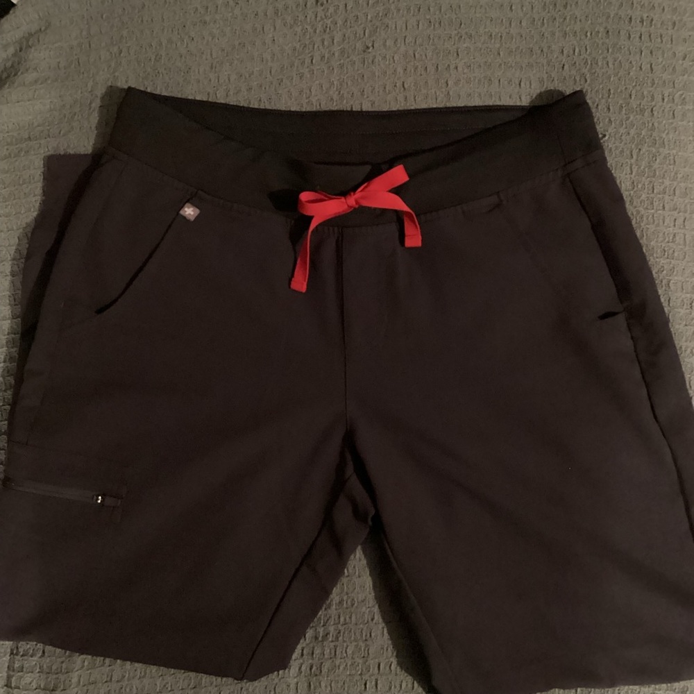 Figs Zamora joggers in Charcoal